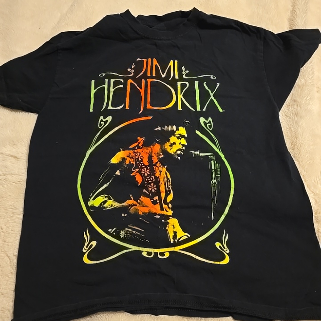 013025 Jimi Hendrix Black T Shirt Authentic Hendrix Brand Size SmallBox 63